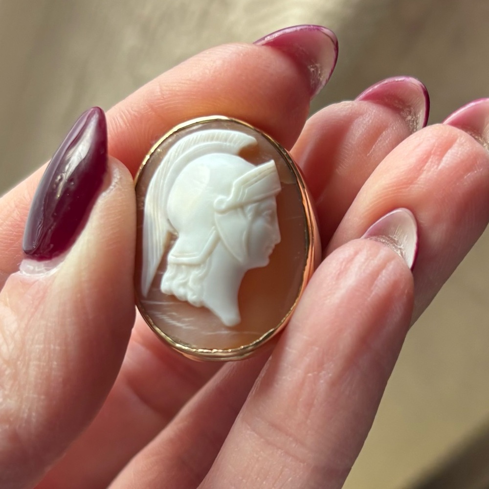 14K Gold Cameo Ring Carved Shell Athena or Roman Soldier size 7.25